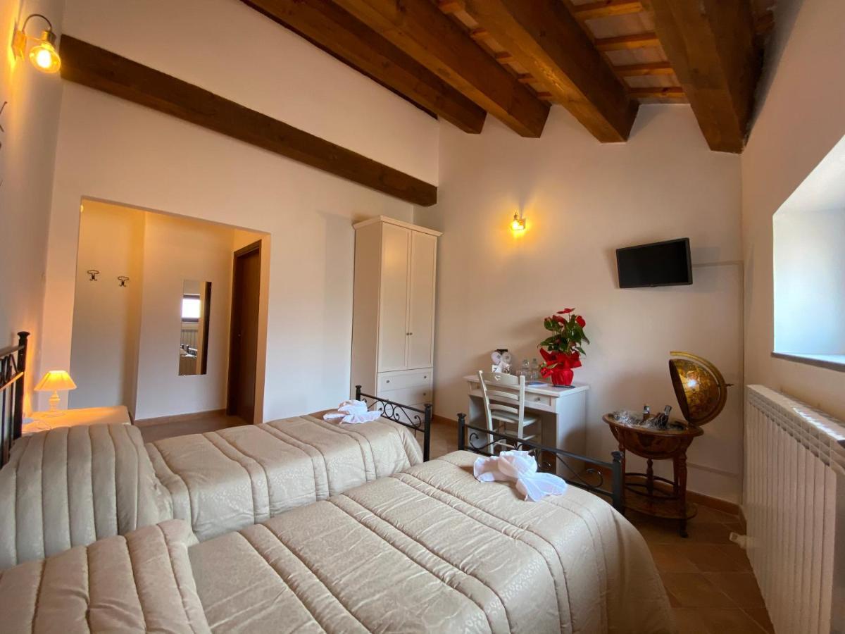 Locanda Della Pieve Pievebovigliana المظهر الخارجي الصورة