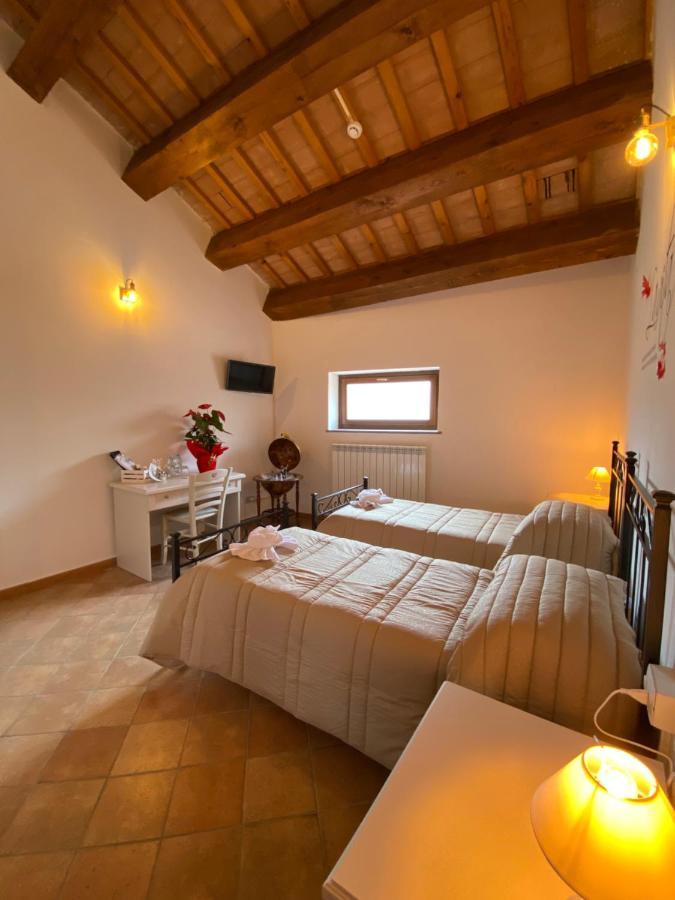 Locanda Della Pieve Pievebovigliana المظهر الخارجي الصورة