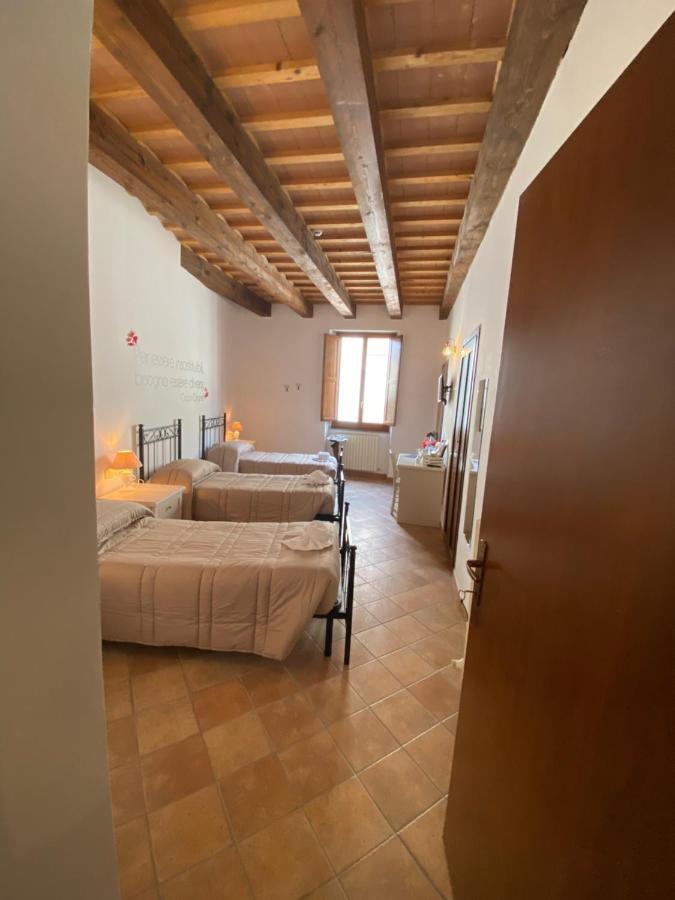 Locanda Della Pieve Pievebovigliana المظهر الخارجي الصورة